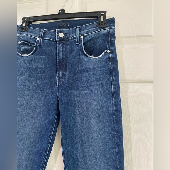 Mother The Runaway Step Fray Flare Jeans in Mañana Mi Amor Dark Wash Size 26 - Picture 4 of 14
